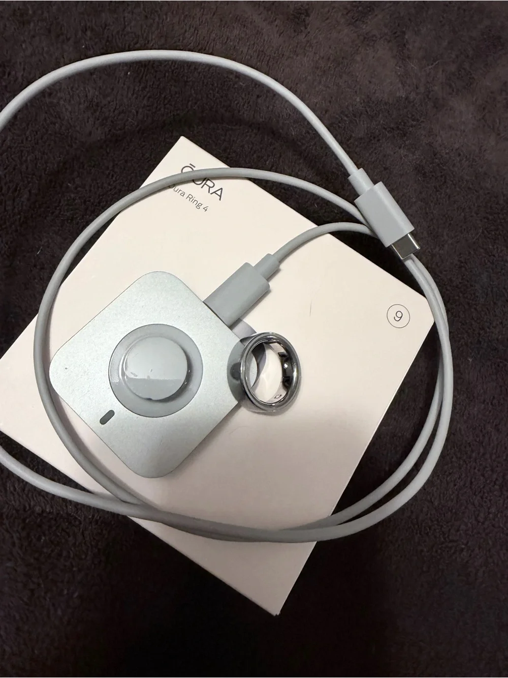 Oura Silver Charging Ring with Magnetic Dock Compatibility